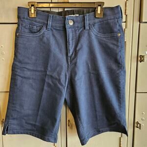 Liz Claiborne ladies blue shorts mid rise size 10